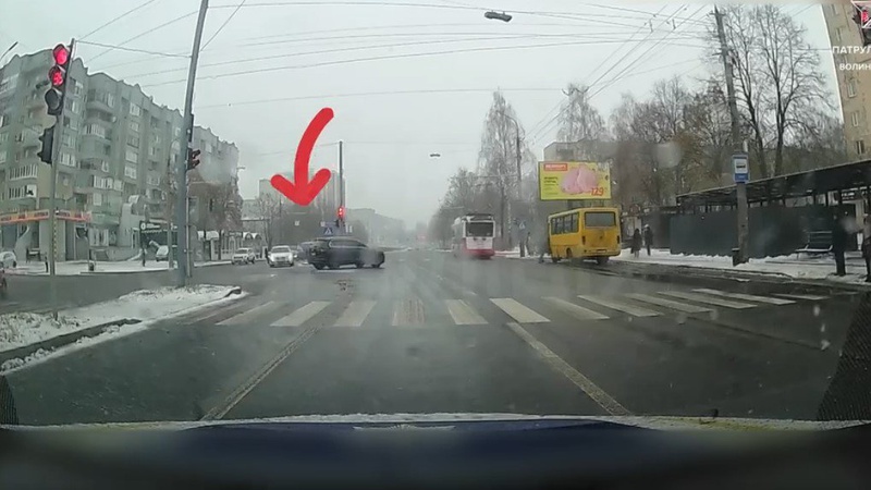 Волинські водії не дотримуються сигналів світлофора, їх оштрафують