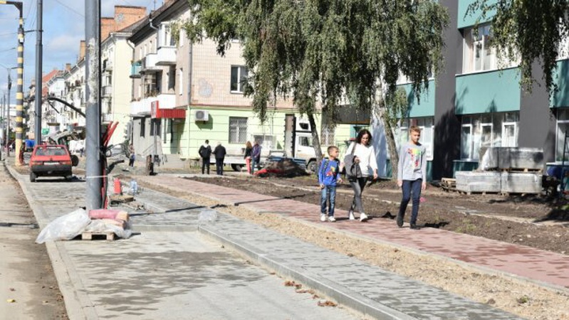 Повідомили, коли планують відновити рух транспорту на проспекті Волі у Луцьку. ФОТО