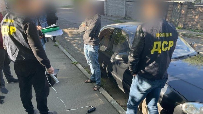 На Волині поліція затримала організатора незаконного каналу переміщення чоловіків за кордон
