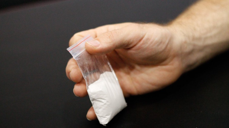 У Луцьку вночі посеред вулиці зловили двох наркоторговців