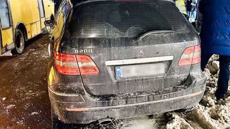 У Луцьку на ходу загорілася автівка. ФОТО