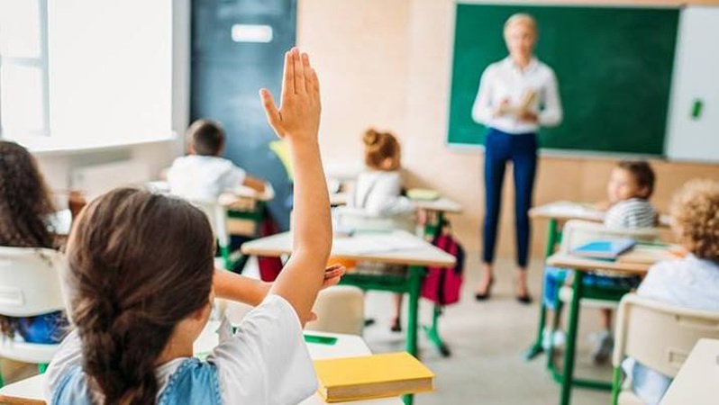 В Україні можуть подовжити навчальний рік через війну