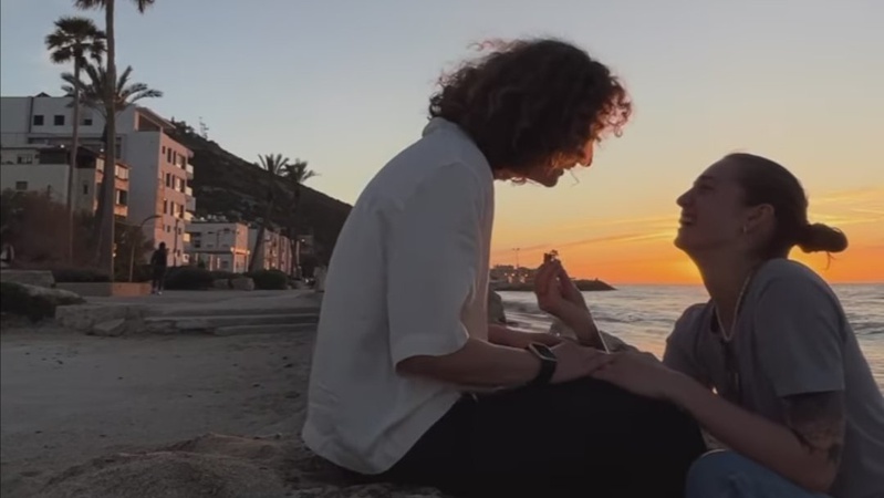 Музикантка з Волині Mashkee заручилася із своєю дівчиною. Відео