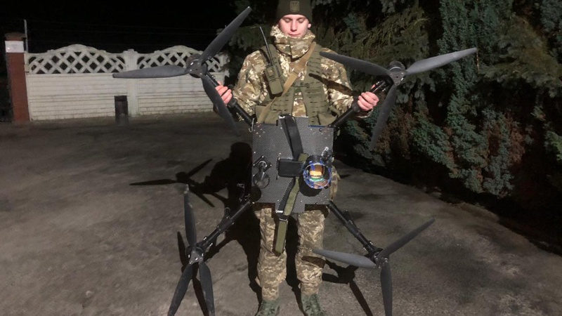 Прикордонники спіймали 26-річного волинянина, який переправляв дроном до Польщі цигарки