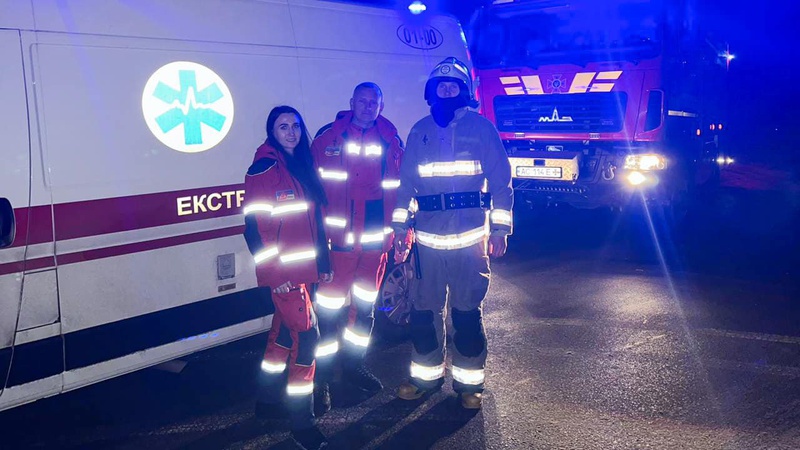 На Волині в сніговому заметі застряг автомобіль «швидкої допомоги»