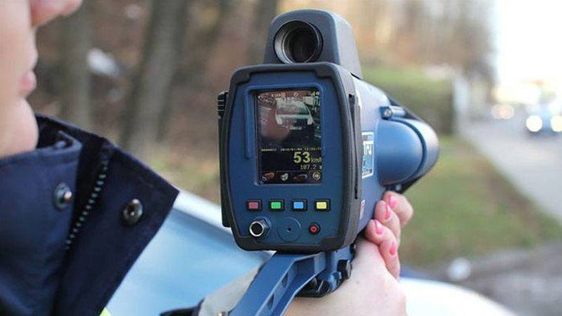 Патрульні незаконно вимірюють швидкість руху приладом TruCAM: рішення суду