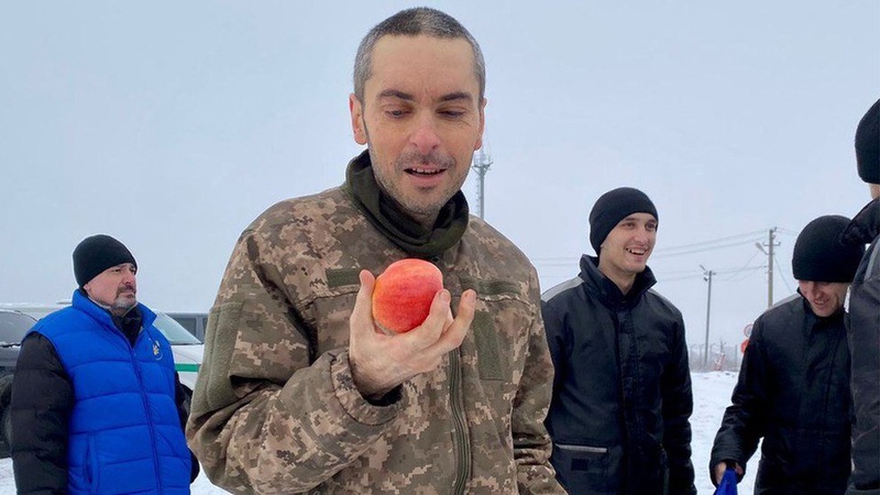 Виснажені, але нескорені: якими повертаються українські захисники з російського полону. ВІДЕО