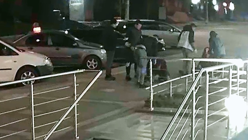 У Луцьку хлопці жорстоко побили чоловіка. ВІДЕО