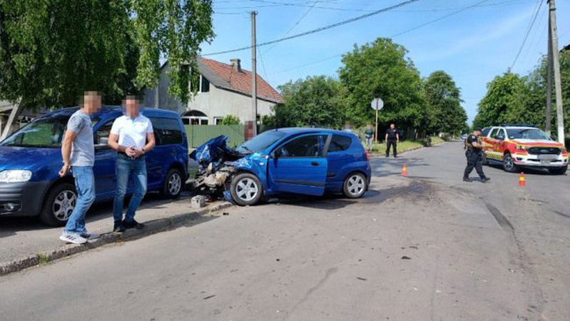 На Волині 19-річний водій авто зіткнувся з Chevrolete Aveo: постраждала жінка та 4-річна дитина