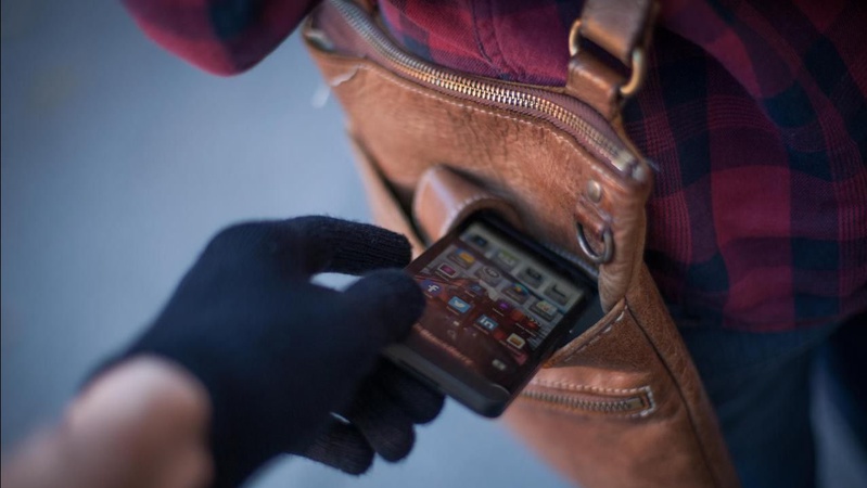 У Луцьку затримали вуличного злодія