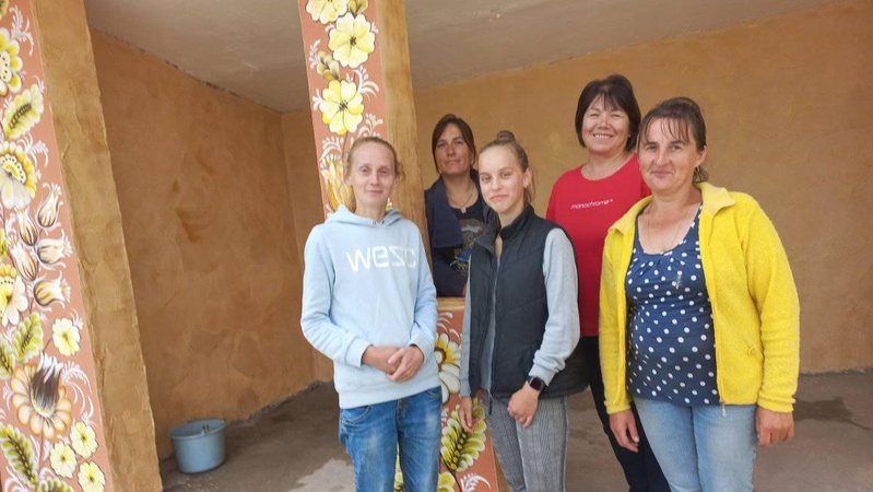 На Волині зупинка «розцвіла» квітами