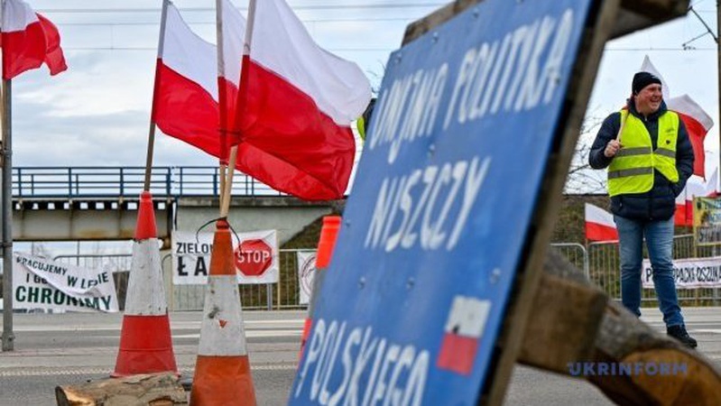 Пункт пропуску «Ягодин–Дорогуськ» досі заблокований протестами