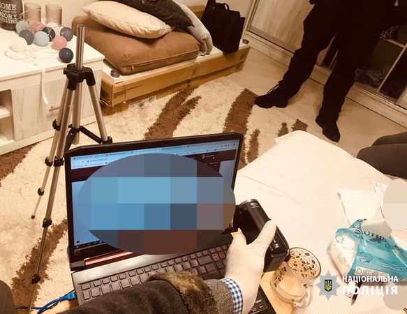 Молоде подружжя лучан влаштувало онлайн-порностудію