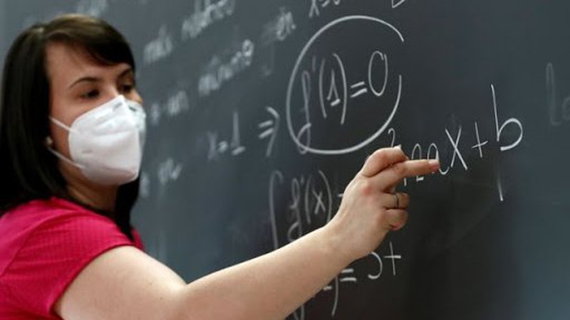 Чи отримають вчителі надбавки за роботу в умовах пандемії