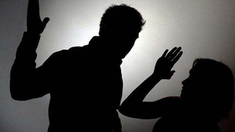 60 ударів палицею: волинянин, який забив дружину до смерті, переконував суд, що робив їй масаж