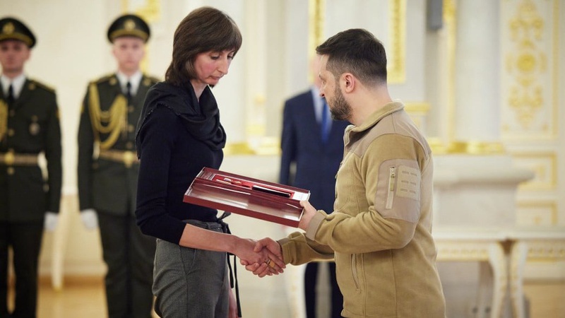 Дружина легендарного танкіста з Волині отримала орден «Золота Зірка» за полеглого Героя України