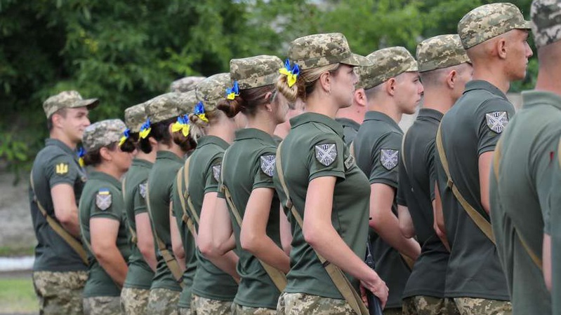 73 курсанти луцького вишу склали присягу