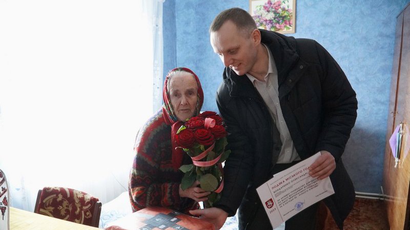 На Волині бабуся 5 онуків і 4 правнуків відсвяткувала 90-річчя. ФОТО