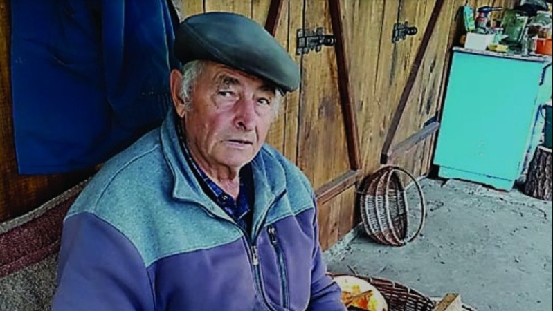 Волинянин виготовляє цілющу мазь від ран і опіків