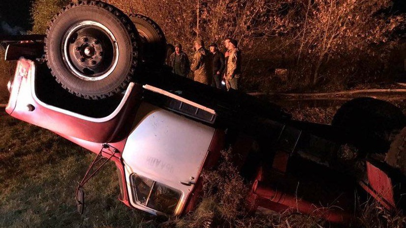 На Волині під час виїзду на пожежу пилорами депутата перекинулось авто рятувальників. ФОТО. ВІДЕО