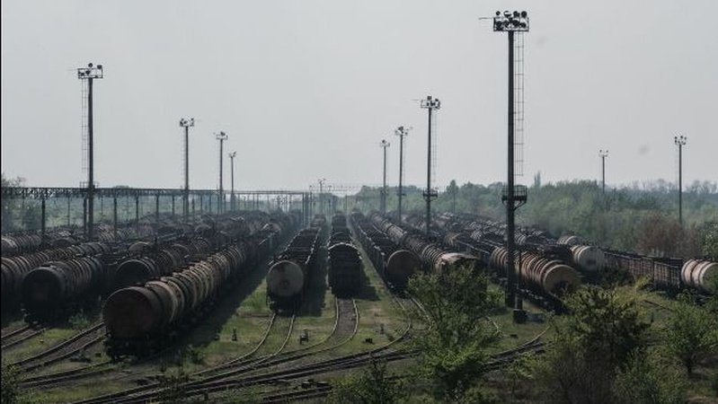 Лазили по вагонах. Під Києвом від удару струмом загинув підліток, ще один постраждав