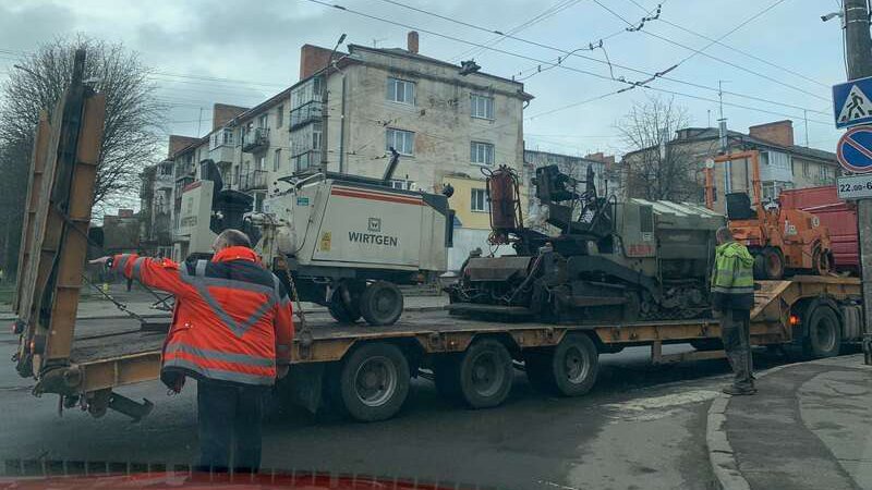 У Луцьку на одній із вулиць ускладнений рух через ремонт дороги