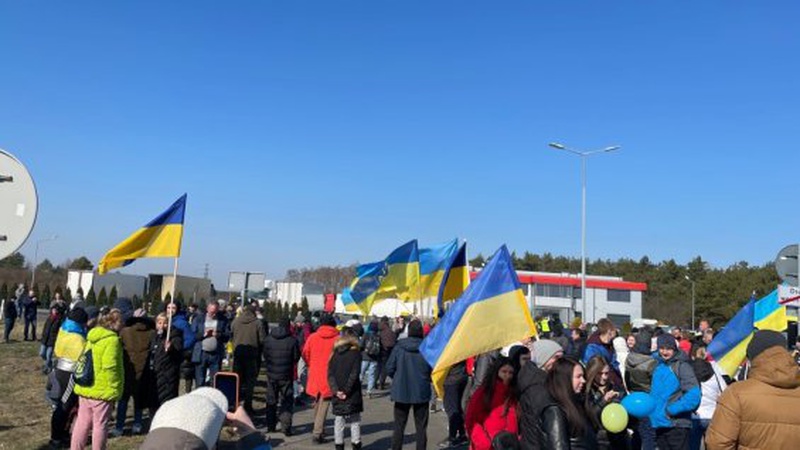 Рашистські вантажівки не перетнуть кордон