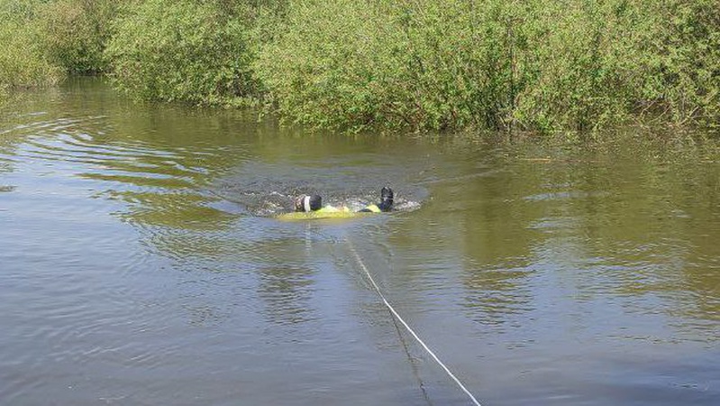 Стало зле та схопила судома: на Волині рятували рибалку, який поліз у ставок розплутати снасті