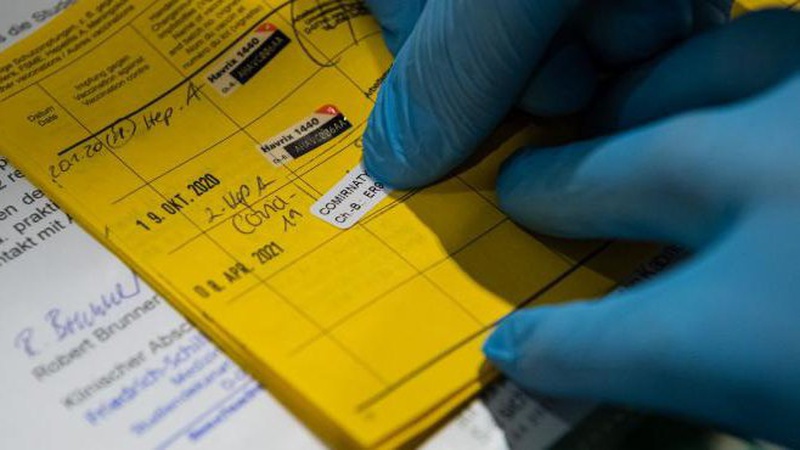 Поліція Волині розслідує понад пів сотні проваджень щодо підробки документів про COVID-19