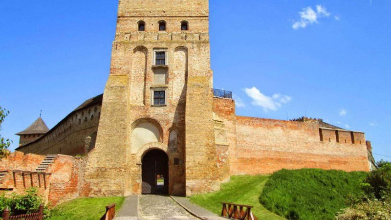 Замок Любарта змінює години роботи