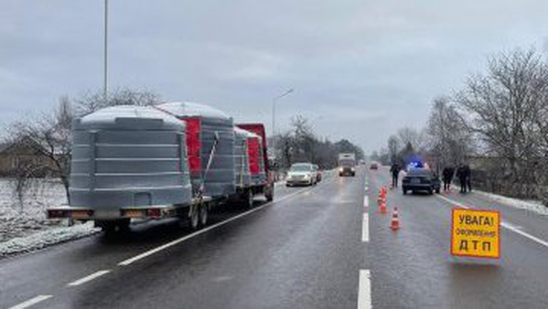 Шестирічна дівчинка, яку у Торчині збив легковик, досі не опритомніла