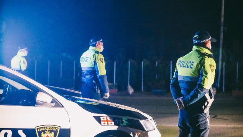 У Грузії колишній військовослужбовець застрелив з балкона 5-х людей і покінчив із собою