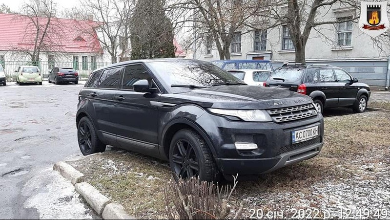 У Луцьку покарали водія за неправильне паркування