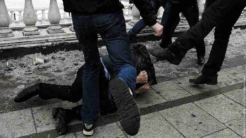 Покарають волинян, які відгамселили студента на зупинці