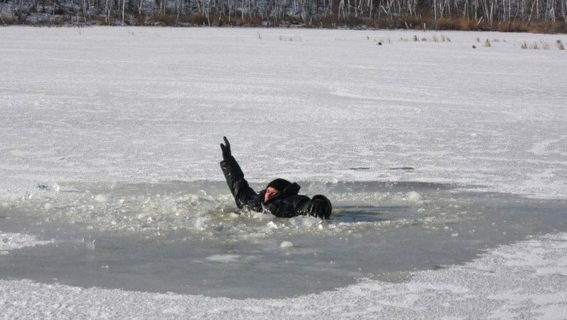 У Володимирі під лід провалився хлопець