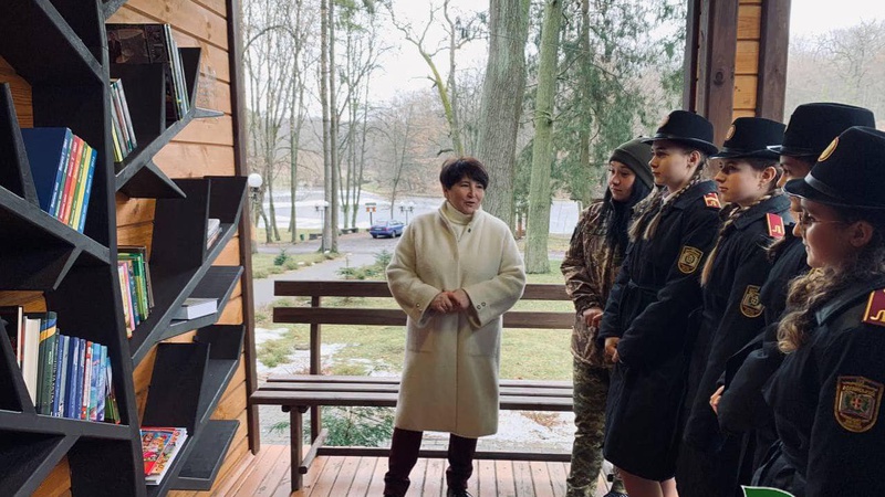 Біля Луцька запрацював лісовий буккросинг. ФОТО