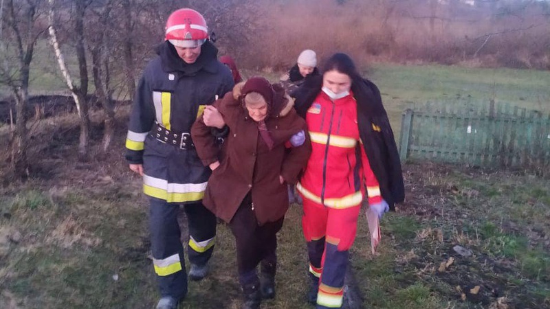 На Волині через бездоріжжя медики не змогли дістатися до хворої самотужки