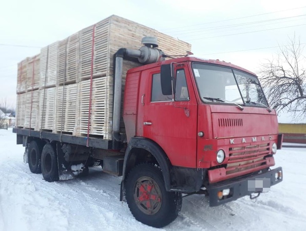 На Волині  затримали автомобілі, загружені краденою деревиною