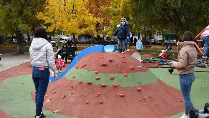 У Луцьку вандали попсували новий урбан-парк