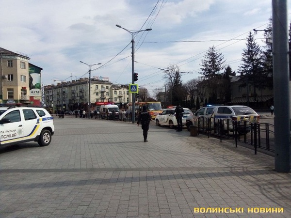 Через підозрілий предмет у Луцьку з ЦУМу евакуювали людей
