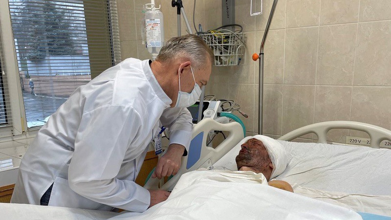 Мріє почути голос дружини: волонтери шукають рідних пораненого військового з Рівненщини