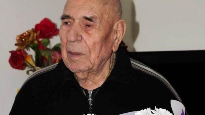 Слідкує за новинами та вірить в перемогу України: дідусь з Волині відзначив 102-річчя