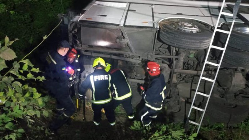 На Рівненщині перекинувся автобус «Київ-Вроцлав»: 17 госпіталізованих, четверо – у реанімації