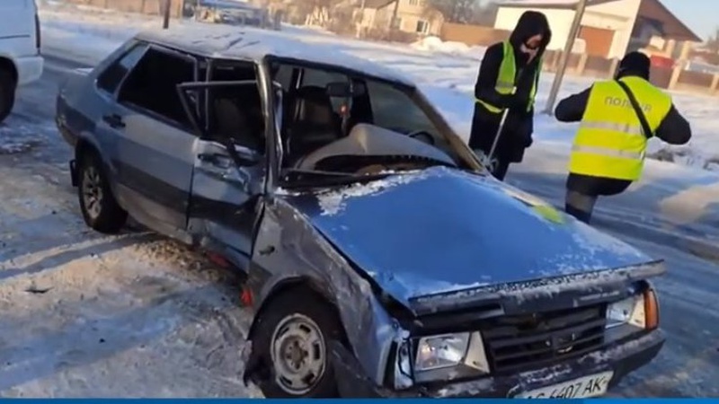 В аварії на трасі Луцьк-Ківерці покалічилися троє людей. ВІДЕО
