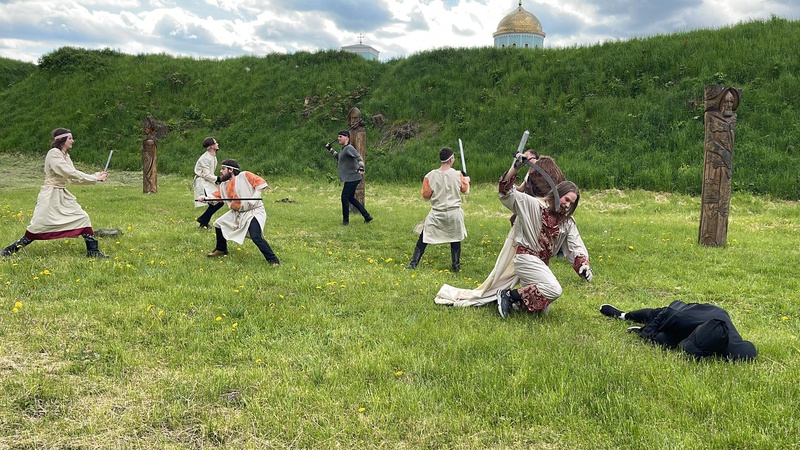 У Володимирі на валах городища розпочали зйомки фільму. ФОТО