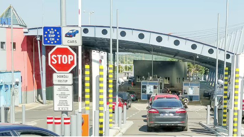 Перевізники Словаччини заблокували пункт пропуску на кордоні з Україною