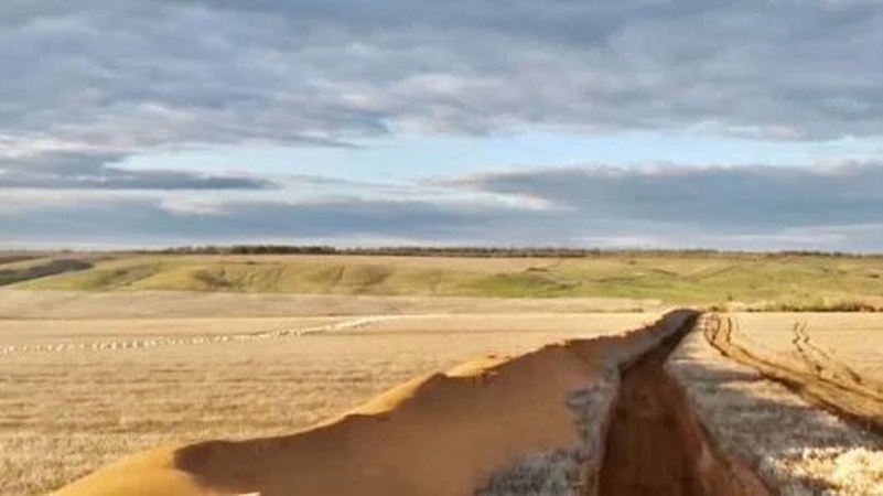Супутник зняв 70-кілометровий окоп окупантів у Запорізькій області