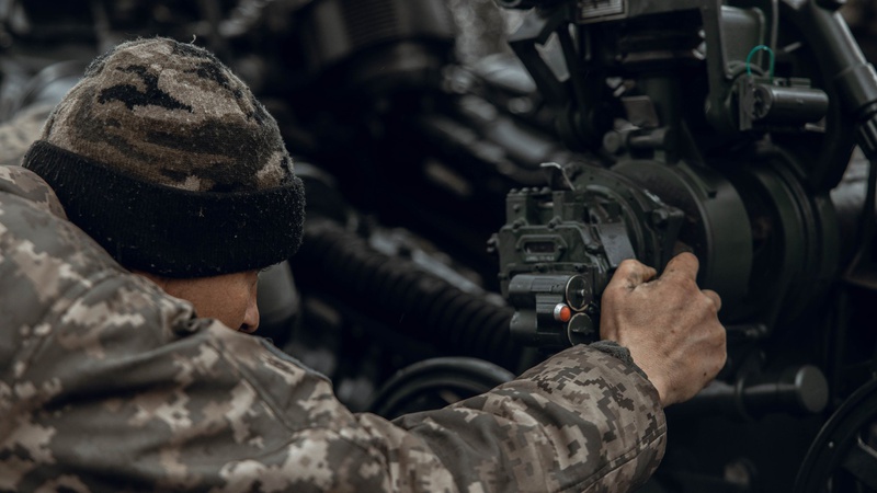 Українські ракетники та артилеристи вразили 6 пунктів управління, 8 скупчень ворога та склад боєприпасів