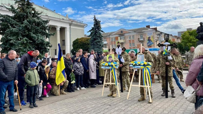 У Нововолинську пройшло прощання із загиблими військовими
