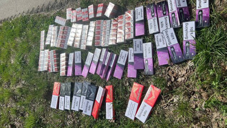 На Волині виявили бус з контрафактними цигарками